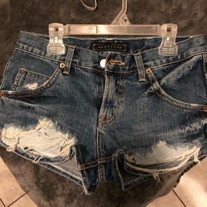 Washburn distressed denim jean shorts